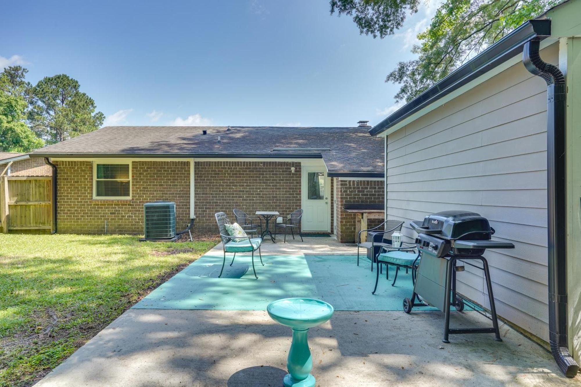 Cozy Goose Creek Escape With Patio And Grillヴィラ エクステリア 写真